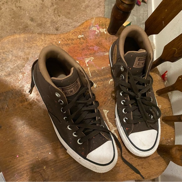 Converse - Picture 1 of 2